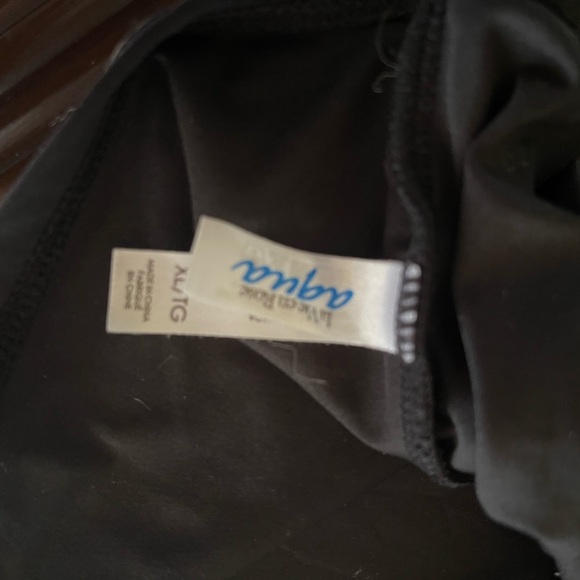 Bathing suit top with matching cover up - Picture 7 of 7